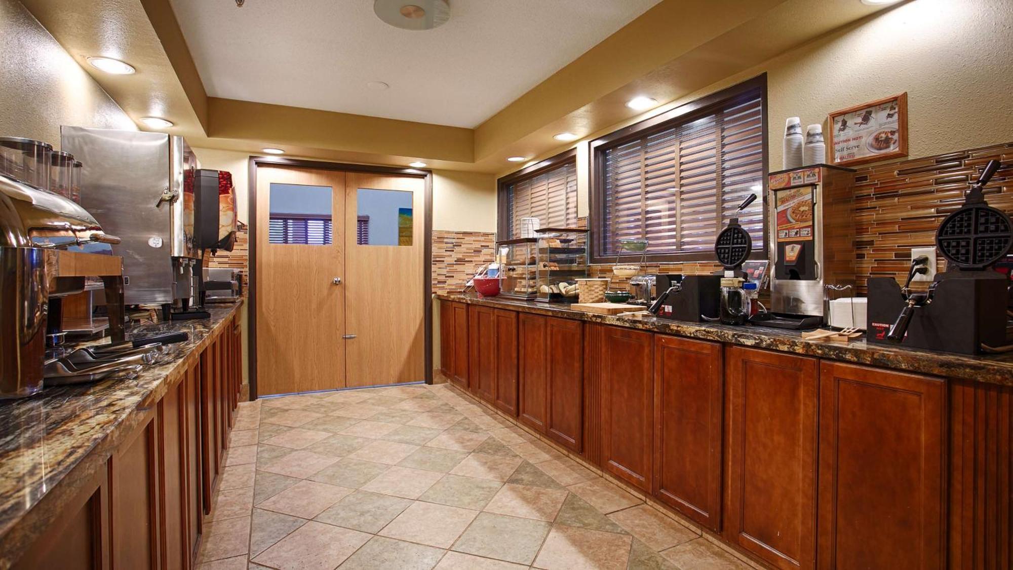 Best Western Alexandria Inn Exterior foto